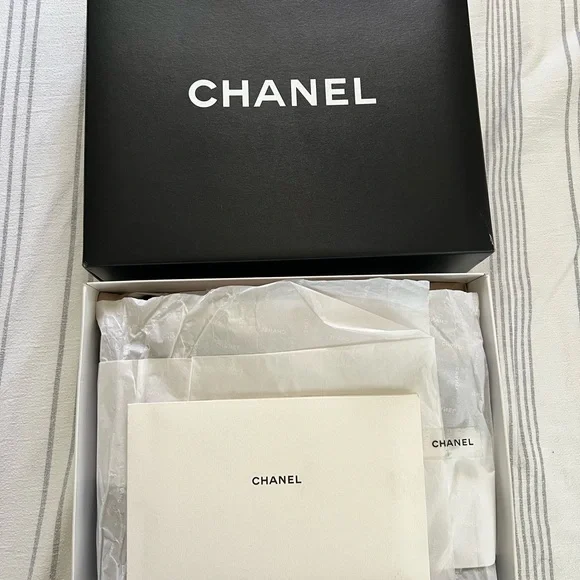 Authentic Large Paris-Dallas Chanel Whipstitch Boy Flap Bag - Picture 7 of 16